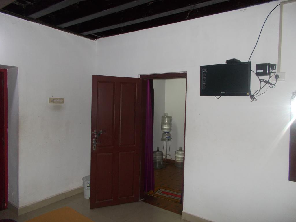 Hôtel Guruvayur Bunglow Extérieur photo